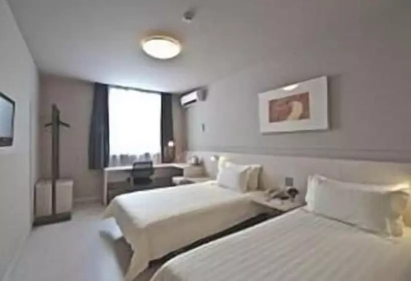 Отель Jinjiang Inn Jinan Quancheng Park