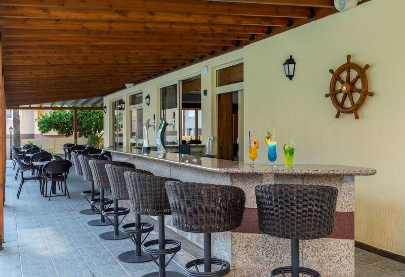 Hotel Kapetanios Limassol