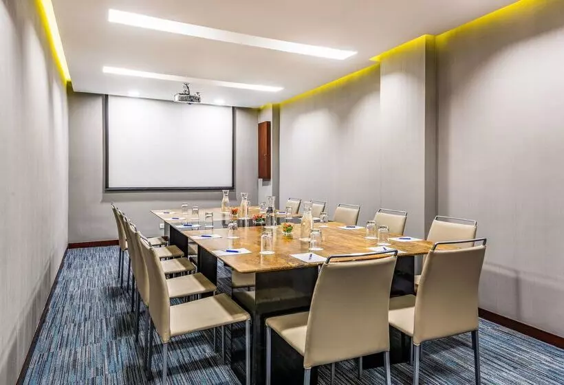 酒店 NH Bogota Urban 93 Royal