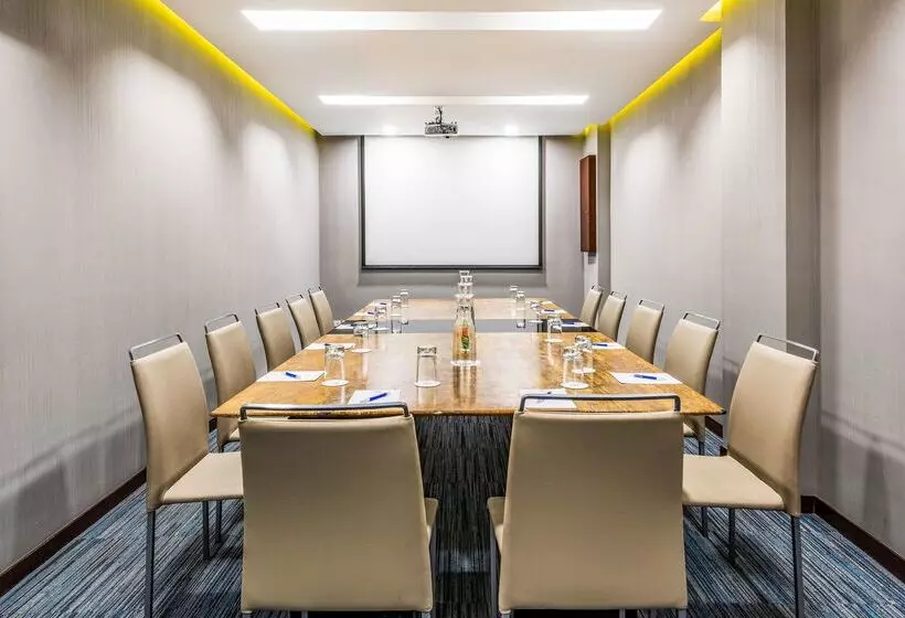 酒店 NH Bogota Urban 93 Royal