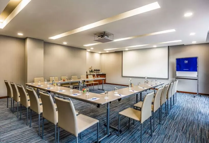 酒店 NH Bogota Urban 93 Royal