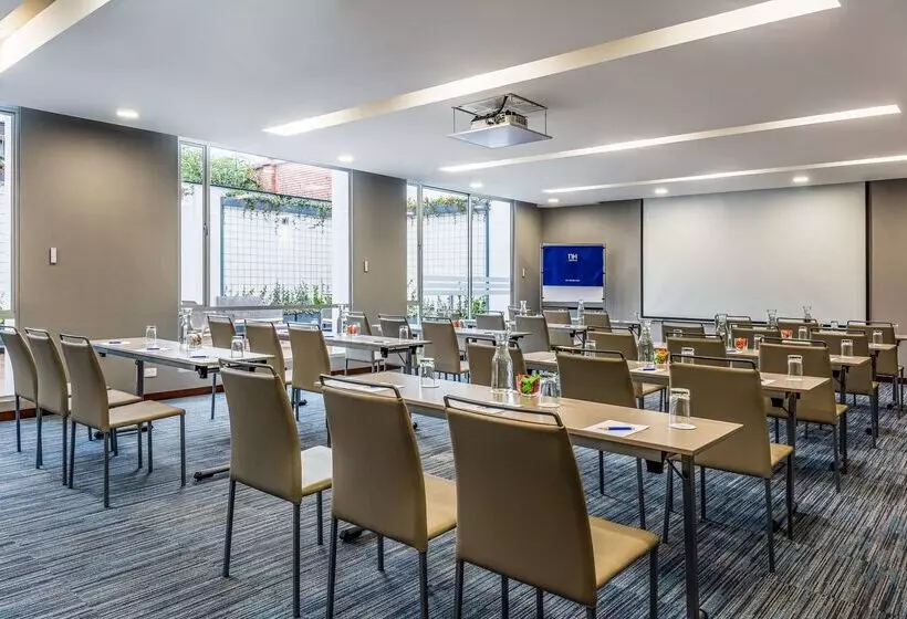 酒店 NH Bogota Urban 93 Royal