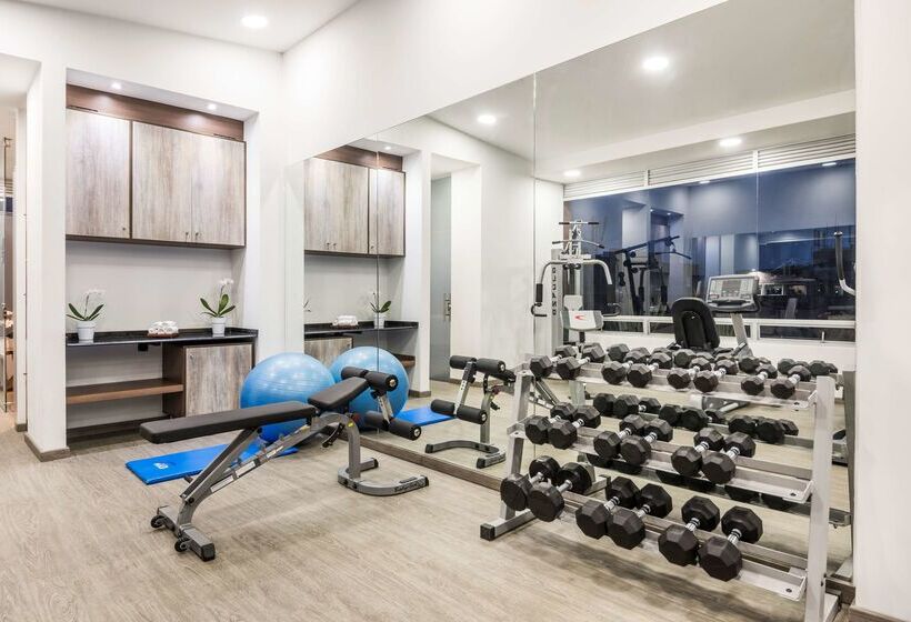 호텔 NH Bogota Urban 93 Royal