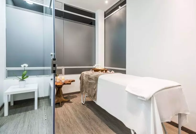 酒店 NH Bogota Urban 93 Royal