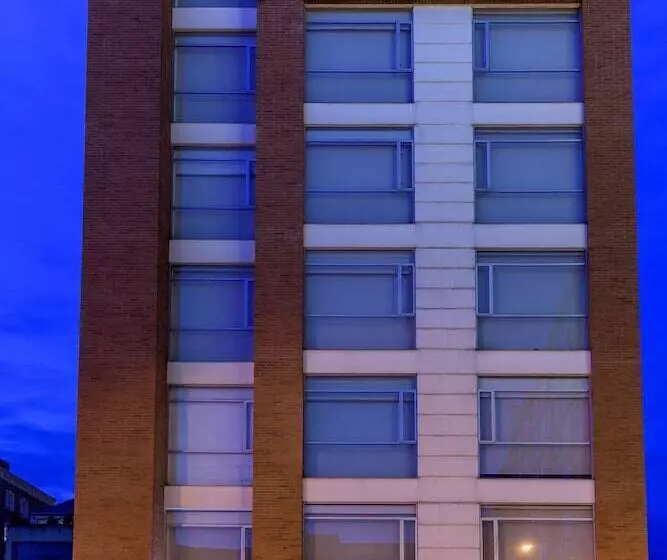 酒店 NH Bogota Urban 93 Royal