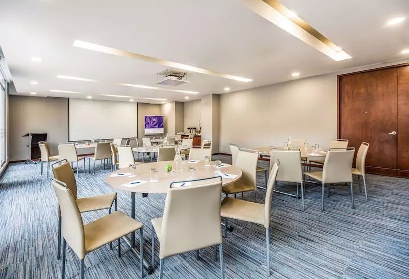 酒店 NH Bogota Urban 93 Royal