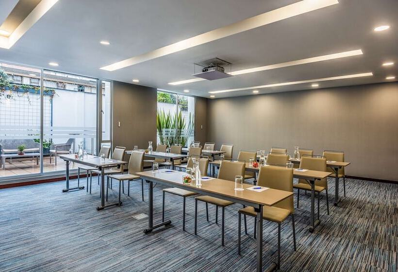 호텔 NH Bogota Urban 93 Royal