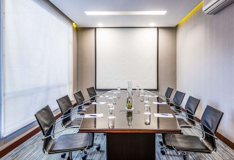 호텔 NH Bogota Urban 93 Royal