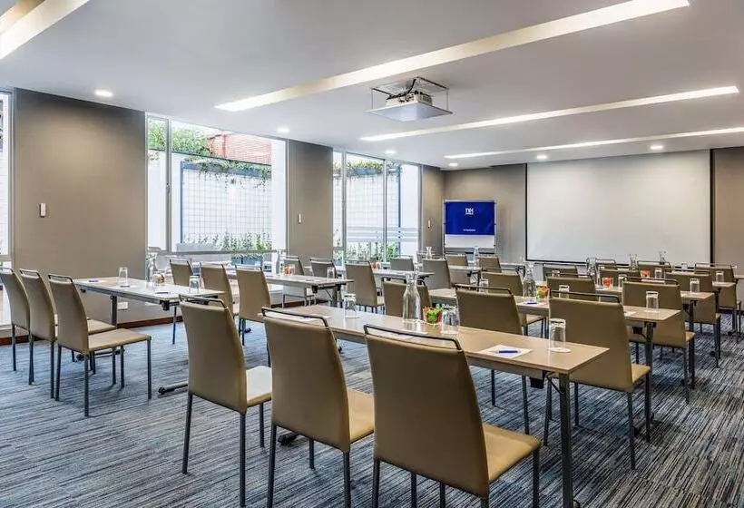 酒店 NH Bogota Urban 93 Royal