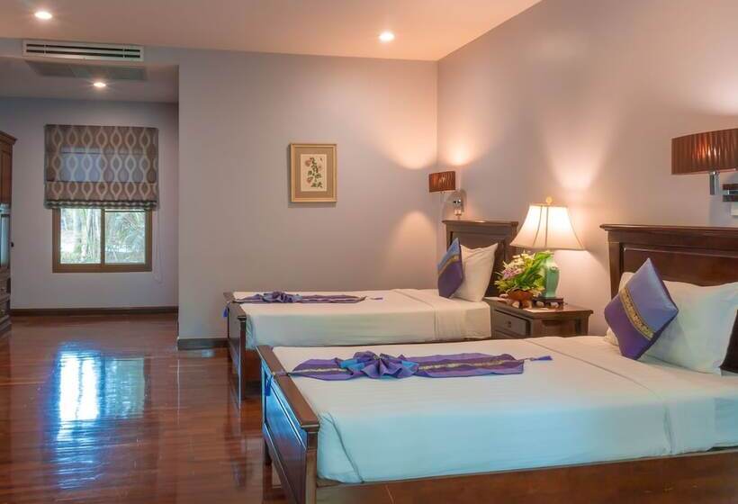 Отель Phuwanalee Resort