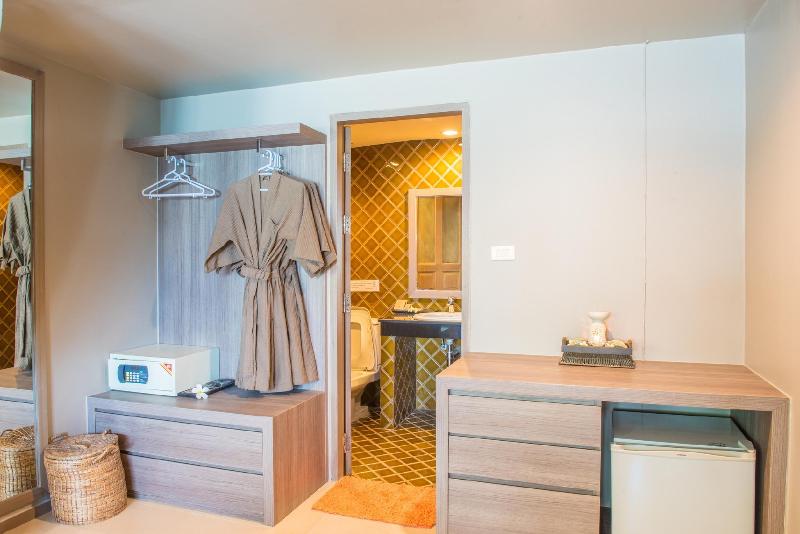 בית מלון כפרי Pp Charlie Beach Resort  Sha Plus