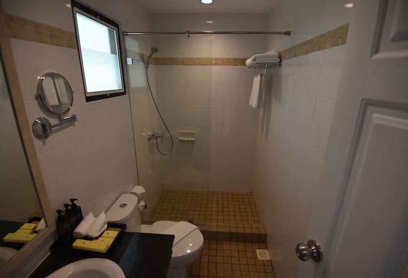 בית מלון כפרי Pp Charlie Beach Resort  Sha Plus