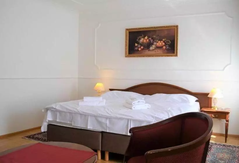 هتل Renesance Krasna Kralovna