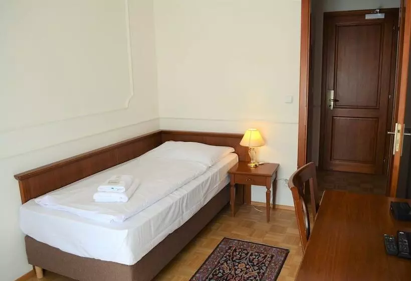 هتل Renesance Krasna Kralovna