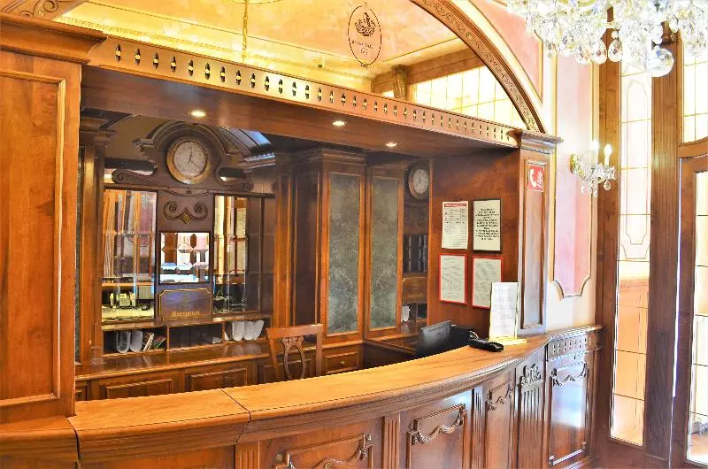 هتل Renesance Krasna Kralovna