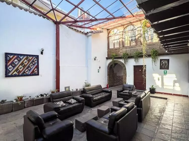 Отель Cusco Plaza Saphi