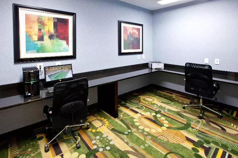 Holiday Inn Express Hotel & Suites Shelbyville, An Ihg