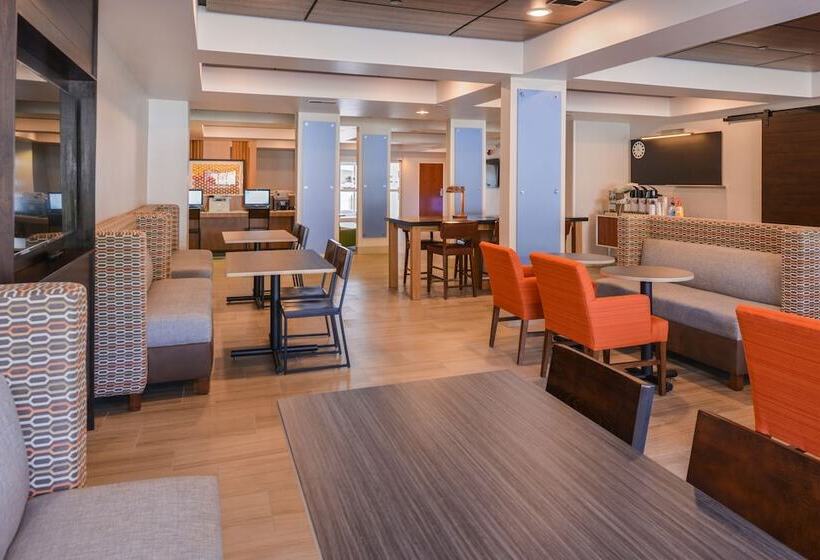 Holiday Inn Express Hotel & Suites Urbana Champaign U Of I Area, An Ihg