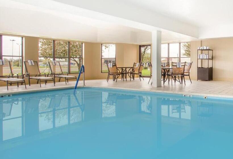 Holiday Inn Express Hotel & Suites Muncie By Ihg