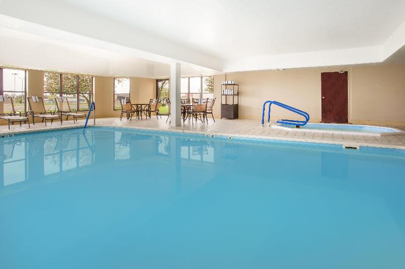 Holiday Inn Express Hotel & Suites Muncie By Ihg