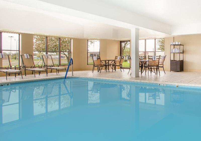 Holiday Inn Express Hotel & Suites Muncie By Ihg