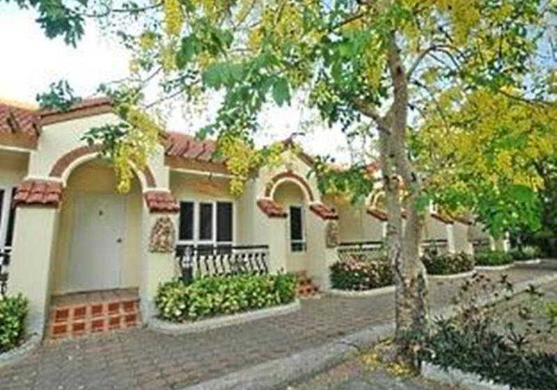 Отель Dad D Resort By Lopburi Inn Resort