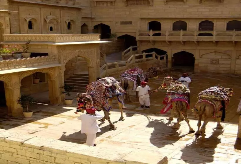 هتل Narayan Niwas Palace