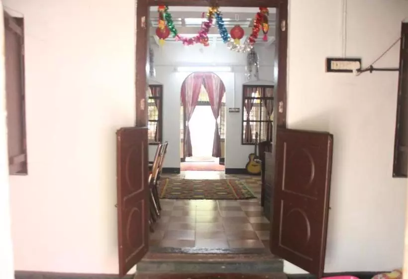 Отель Villa Brook Heritage Home