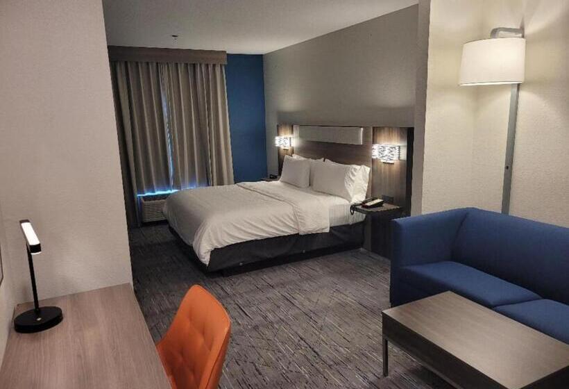 בית מלון כפרי Holiday Inn Express & Suites Starkville By Ihg