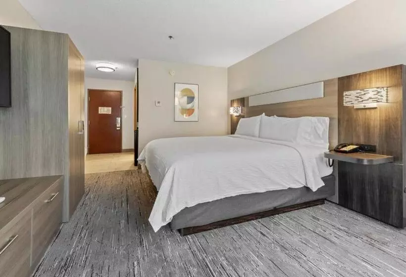 Отель Holiday Inn Express & Suites Starkville By Ihg