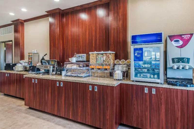 酒店 Comfort Inn & Suites