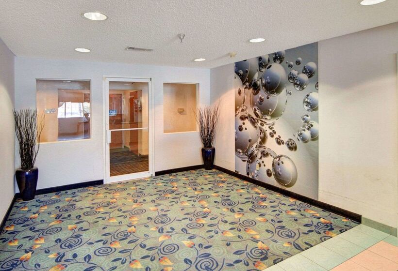 Отель Rodeway Inn & Suites Lewisville I 35