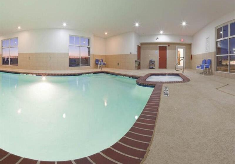 Holiday Inn Express Hotel & Suites Alvarado, An Ihg