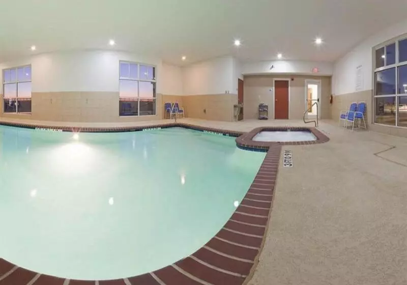 Holiday Inn Express Hotel & Suites Alvarado, An Ihg