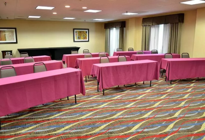 Holiday Inn Express Hotel & Suites Center Township, An Ihg