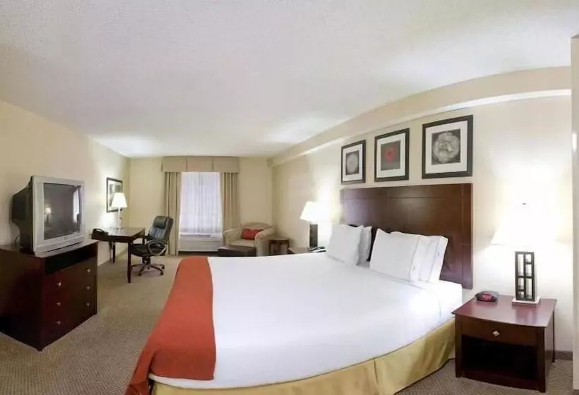 Holiday Inn Express Hotel & Suites Dickson, An Ihg