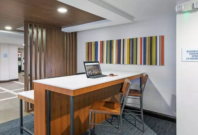 Отель Holiday Inn Express Picayune Stennis Space Center By Ihg