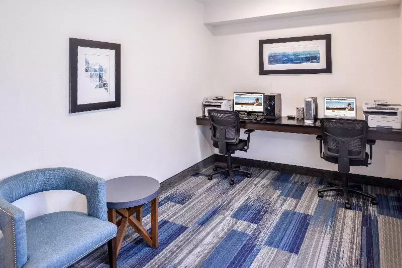 Holiday Inn Express Hotel & Suites Sioux Falls At Empire Mall, An Ihg