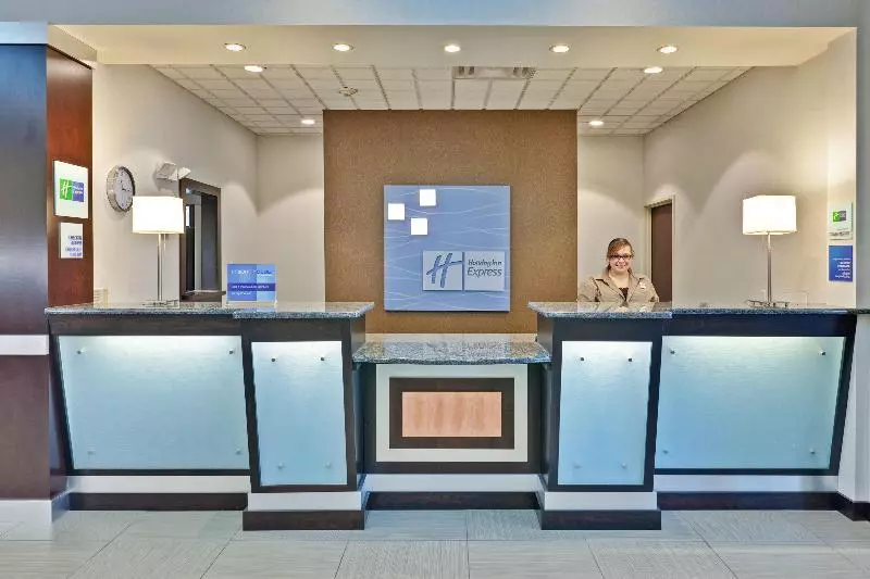 Holiday Inn Express Hotel & Suites New Philadelphia By Ihg