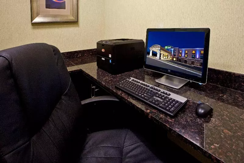 호텔 Holiday Inn Express & Suites Perry, An Ihg