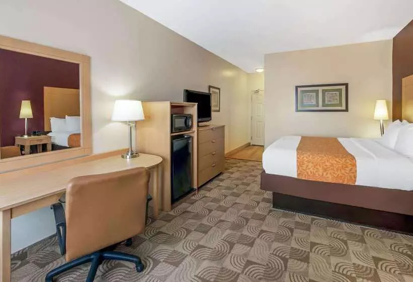 Отель La Quinta By Wyndham Tucumcari