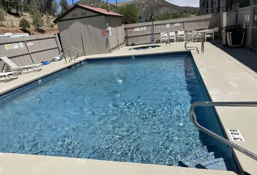 Hotel Ruidoso Mountain Inn