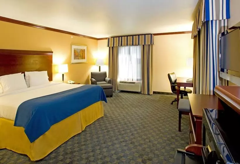 Holiday Inn Express Hotel And Suites Of Falfurrias, An Ihg