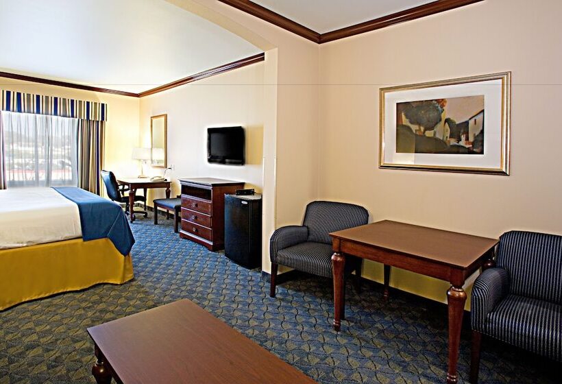 Holiday Inn Express Hotel And Suites Of Falfurrias, An Ihg
