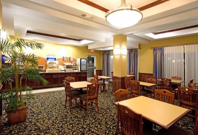 Holiday Inn Express Hotel And Suites Of Falfurrias, An Ihg