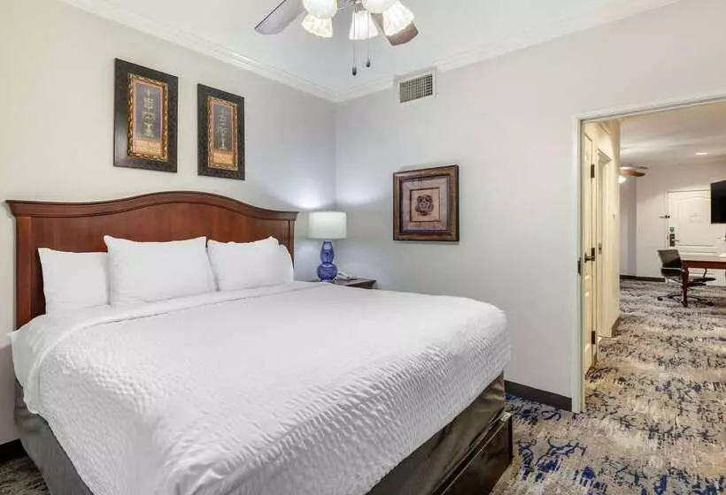 Hotel Clarion Pointe Sulphur Springs