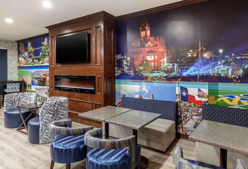 فندق Clarion Pointe Sulphur Springs