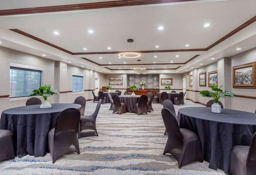 فندق Clarion Pointe Sulphur Springs