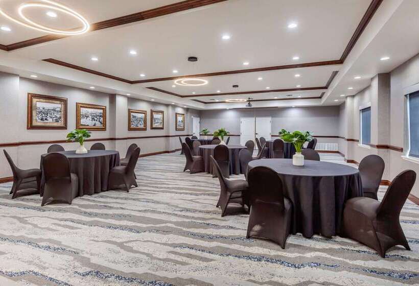 فندق Clarion Pointe Sulphur Springs