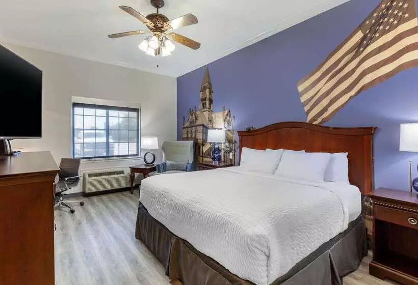 Hotel Clarion Pointe Sulphur Springs